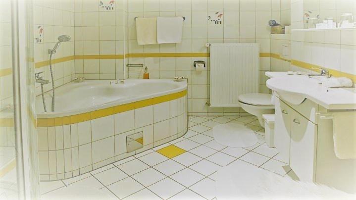 Pension Kaiserhof แคปเฟนแบร์ก ภายนอก รูปภาพ